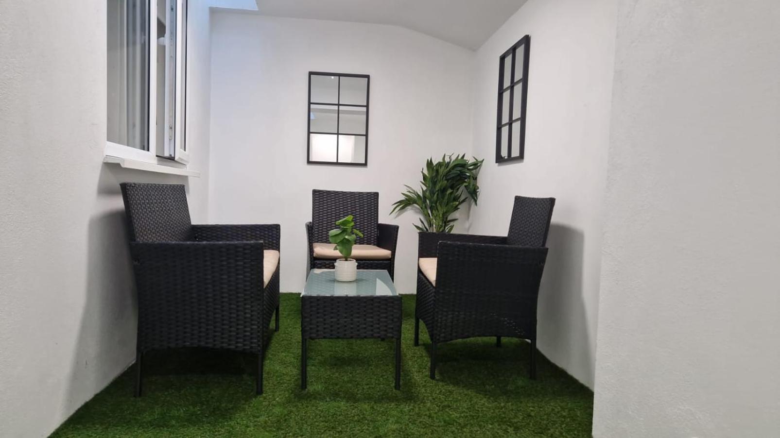 1-Bedroom Apartments In Shoreditch, Old Street, Hoxton Лондон Экстерьер фото
