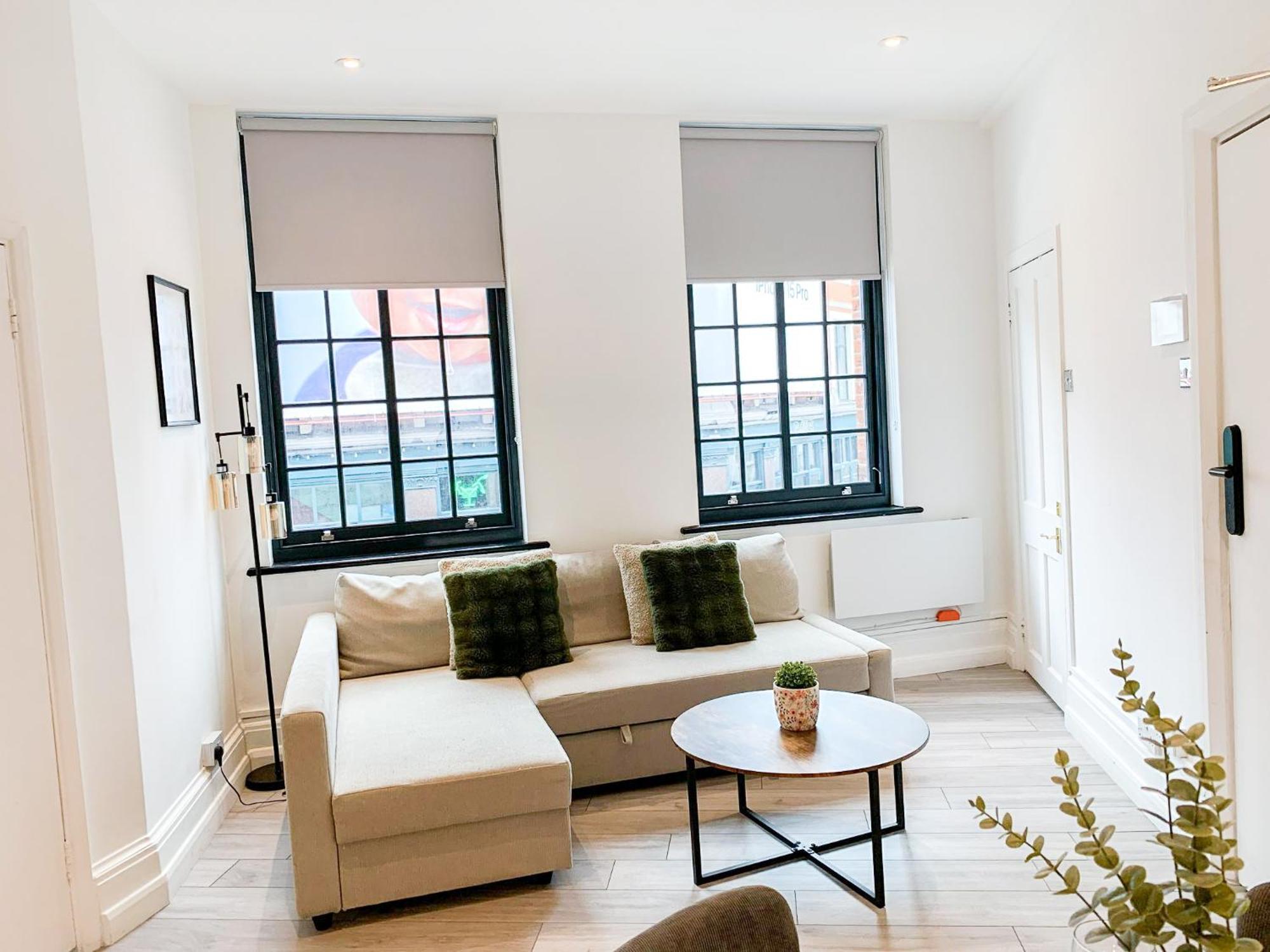 1-Bedroom Apartments In Shoreditch, Old Street, Hoxton Лондон Экстерьер фото